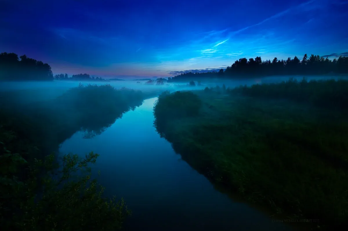 Mist & Noctilucent Clouds, July 2009, Nikon D90, Sigma 10-20mm f/4.0-5.6