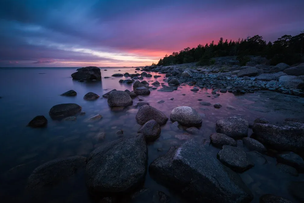 Long Sunset - Nikon D810 & Nikkor 14–24 mm f/2.8, ISO 64, 14 mm, f/11, 310 sec.
