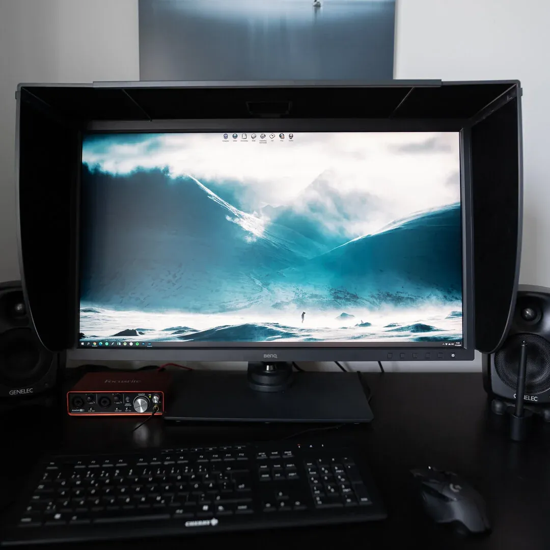 BenQ SW 321C with the shading hood